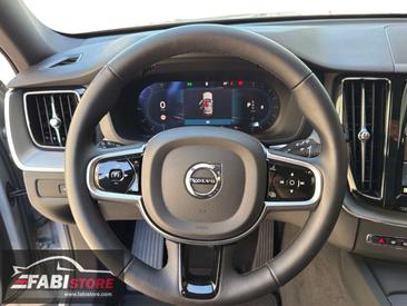 Volvo XC60 B5 R-Design — photo 8