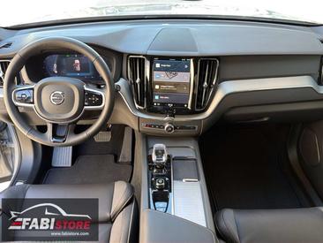 Volvo XC60 B5 R-Design — photo 16