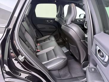 Volvo XC60 T6 Recharge R-Design — photo 23