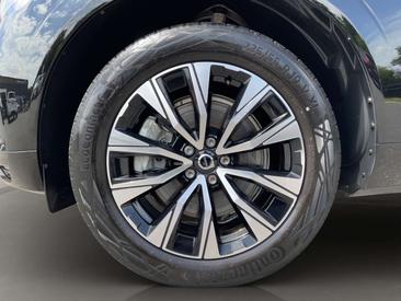 Volvo XC60 B4 Core — photo 15