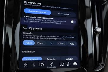Volvo XC60 T6 Recharge Core — photo 17