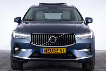 Volvo XC60 T6 Recharge Core — photo 26