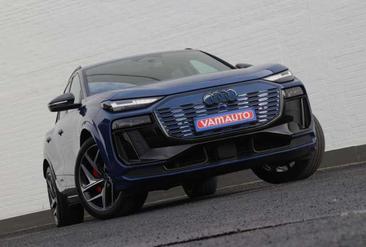 Audi SQ6 E-tron EDITION-ONE-BLUE — photo 11