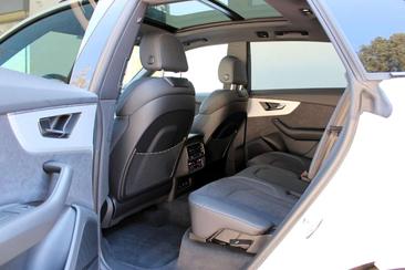 Audi Q8 S Line 50 TDI — photo 14