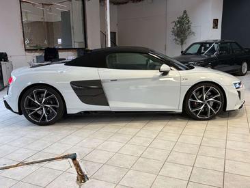 Audi R8 Spyder 5.2 FSI — photo 8