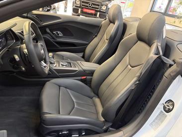 Audi R8 Spyder 5.2 FSI — photo 22