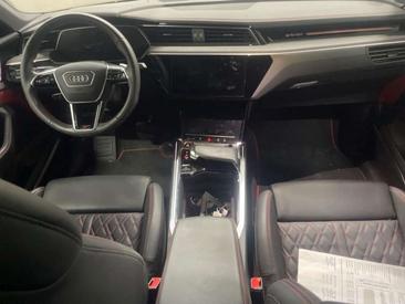 Audi E-tron Sportback — photo 5