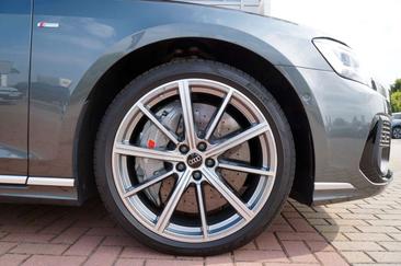 Audi A8 60 TFSI — photo 3