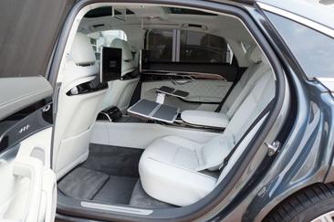 Audi A8 60 TFSI — photo 13