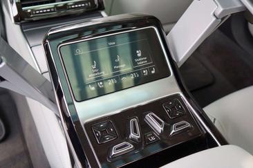 Audi A8 60 TFSI — photo 18