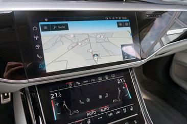 Audi A8 60 TFSI — photo 24