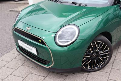 Mini Hatch Favoured Cooper SE