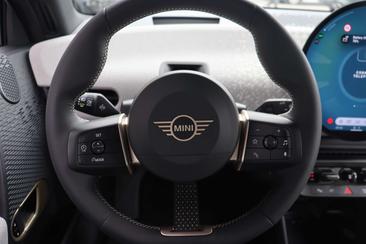Mini Hatch Favoured Cooper SE — photo 13