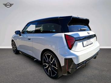 Mini Cooper SE JCW — photo 5