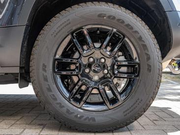 Land Rover Defender 90 Air Susp Pack | T Black D200 S AWD Auto — photo 11
