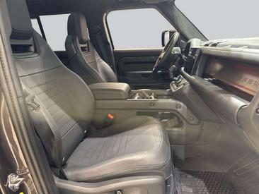 Land Rover Defender 110 5-türig Grey P635 OCTA 467 KW — photo 3