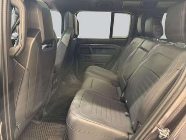 Land Rover Defender 110 5-türig Grey P635 OCTA 467 KW — photo 5