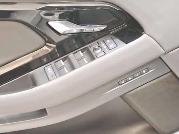 Land Rover Range Rover Evoque 1.5 I3 PHEV 269 CV AWD Auto Dyn White — photo 11