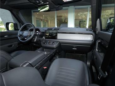 Land Rover Defender 110 Octa Edition One Grey 4.4 P635 — photo 4