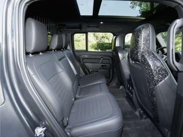 Land Rover Defender 110 Octa Edition One Grey 4.4 P635 — photo 14