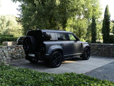 Land Rover Defender 110 Octa Edition One Grey 4.4 P635 — photo 19