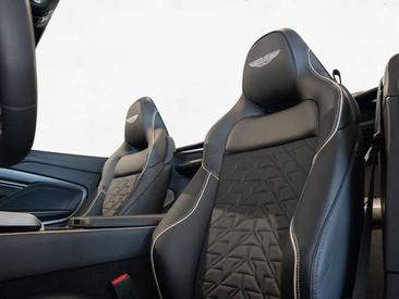 Aston Martin Vanquish Volante — photo 10