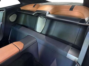 Aston Martin V12 Vanquish Coupé 5.2 Auto — photo 9