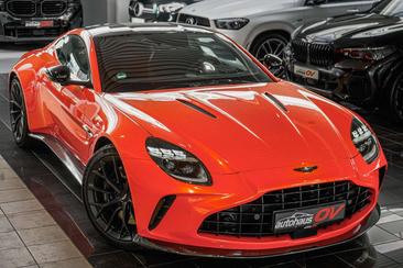 Aston Martin V8 — photo 14