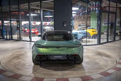 Aston Martin DB12 4.0 V8