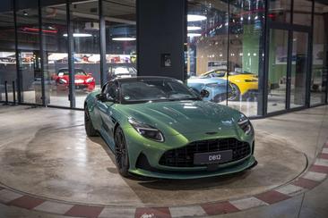 Aston Martin DB12 4.0 V8 — photo 4