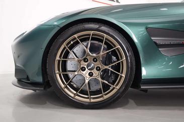 Aston Martin Vanquish 5.2 V12 — photo 6