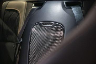 Aston Martin DB12 4.0 V8 — photo 13