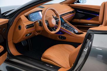 Aston Martin DB12 Volante — photo 4