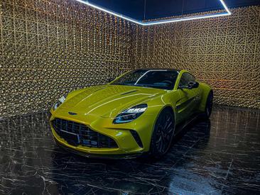 Aston Martin Vantage Coupe 4.0 V8 Auto — photo 2