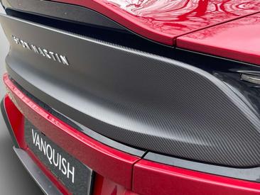 Aston Martin Vanquish — photo 11