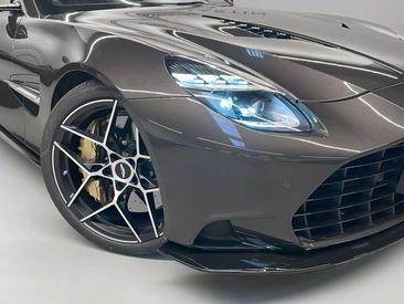 Aston Martin Vanquish Coupé — photo 6