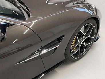 Aston Martin Vanquish Coupé — photo 9