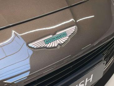 Aston Martin Vanquish Coupé — photo 10