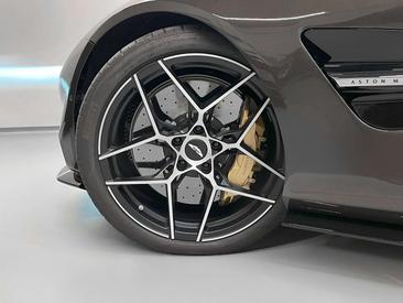Aston Martin Vanquish Coupé — photo 13