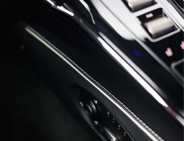 Aston Martin Vantage 4.0 V8 — photo 37