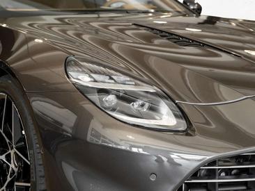 Aston Martin Vanquish Coupé — photo 13