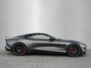Aston Martin Vanquish — photo 13