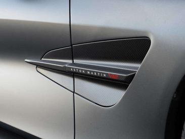Aston Martin Vanquish — photo 22