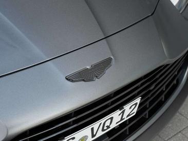 Aston Martin Vanquish — photo 23
