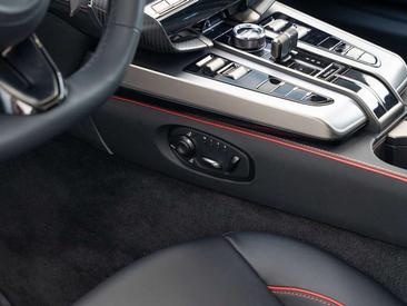 Aston Martin Vanquish — photo 29