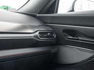 Aston Martin Vanquish — photo 33
