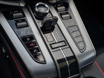 Aston Martin Vanquish — photo 38