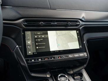 Aston Martin Vanquish — photo 40
