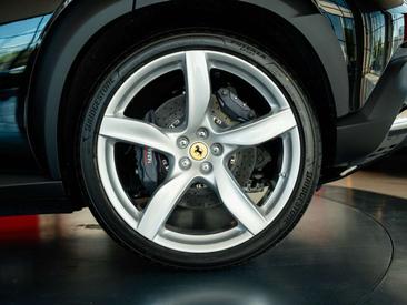 Ferrari Purosangue — photo 11