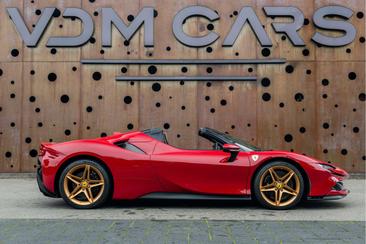 Ferrari SF90 Spider — photo 8